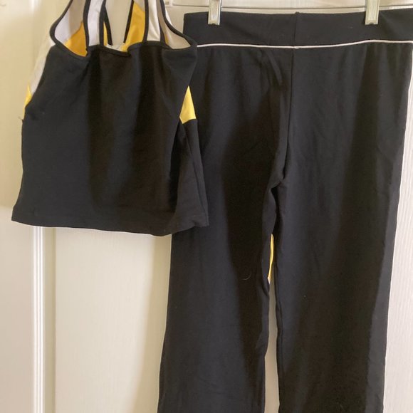 Buzios Womens size Large , 2 piece yoga or workout set - Picture 2 of 2